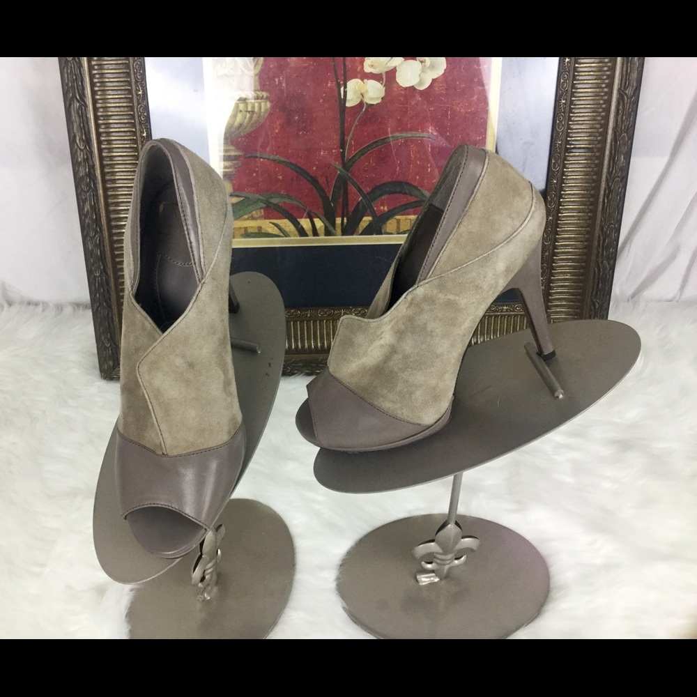 DIane Von Furstenberg  Shoes. Sz 6.5 M